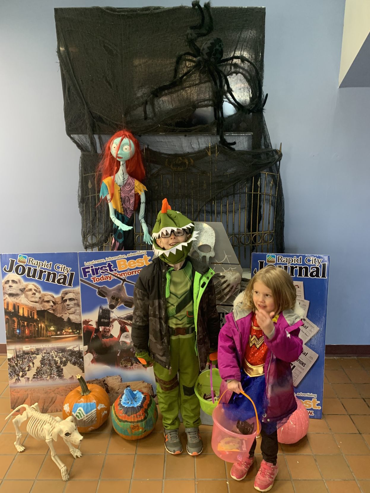 Halloween Pictures to run in Thursday's paper 060.JPG
